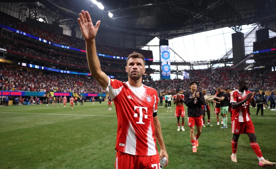 穆勒坐下来, 把球给我, 奥利塞加入