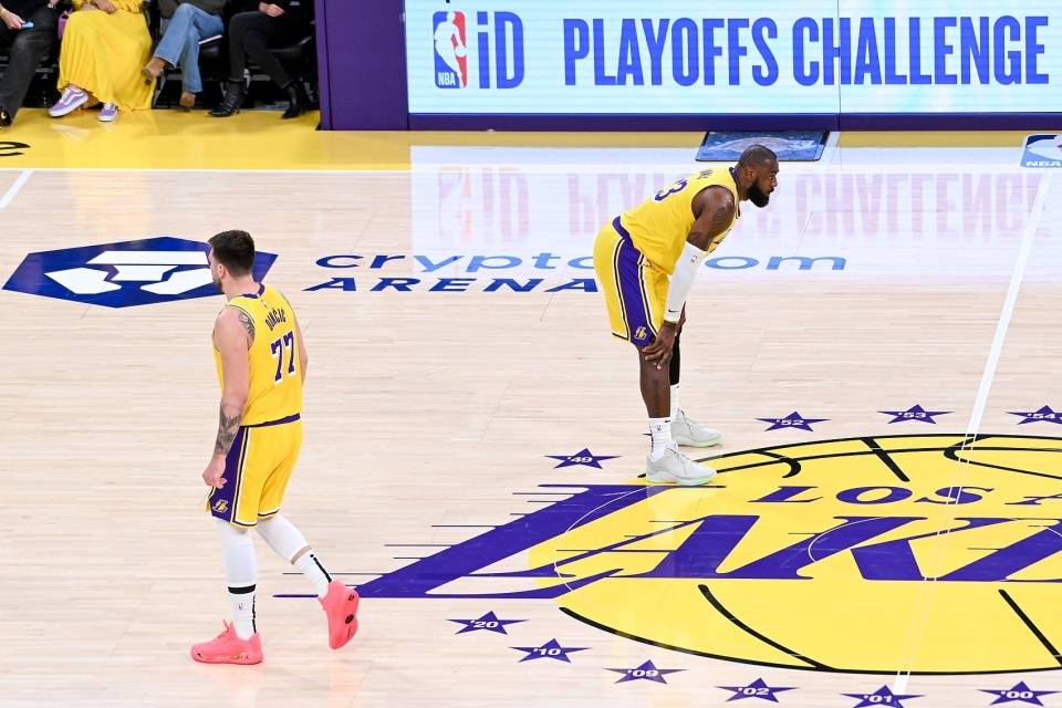 金参与竞争, 特人的交易, 首先来看看