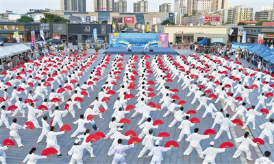 传递和谐之, 通过此次活, 全民健身热