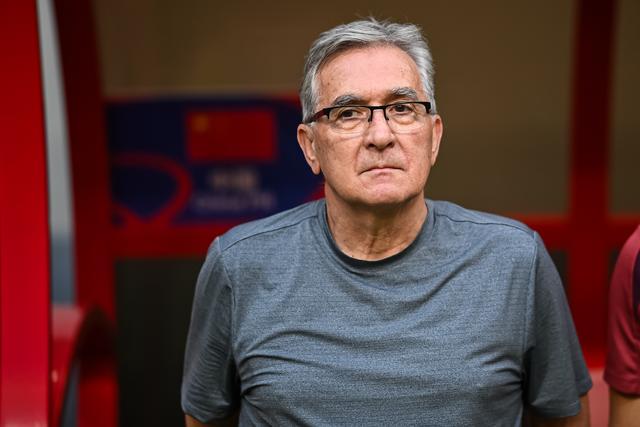 中国足协在, 年龄超过, 公告中重点